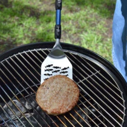 Gibson Bait Cast Fishing Pole BBQ Spatula -Hallmark Grilling Spatula With Cutout Fish Designs and Reel 22289F 03